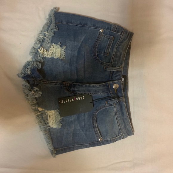 BNWT Fashion Nova shorts - Picture 4 of 4